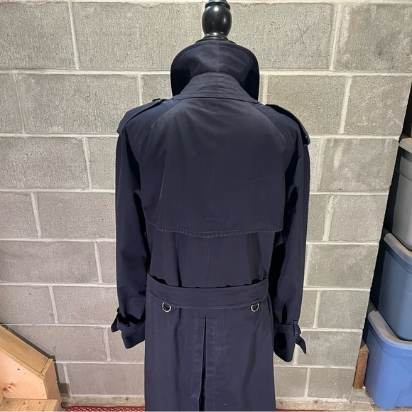Burberry trench coat. - Picture 7 of 14